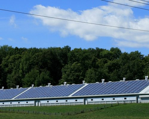solar power, sun, barn-71705.jpg